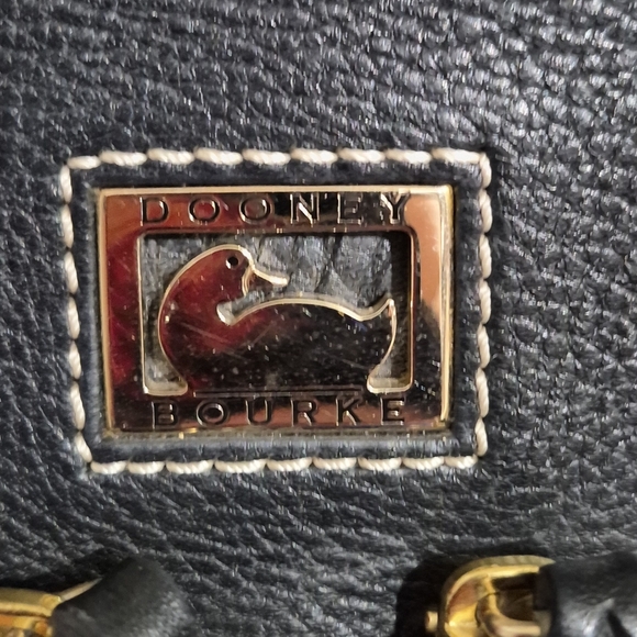 DOONEY & BOURKE BLACK LEATHER DILLEN II PREOWNED/USED Dooney & Bourke - Picture 3 of 5